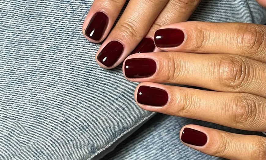 Image 2: Autumn inspiration: Deluxe Gel Polish or BIAB Manicure Awaits You