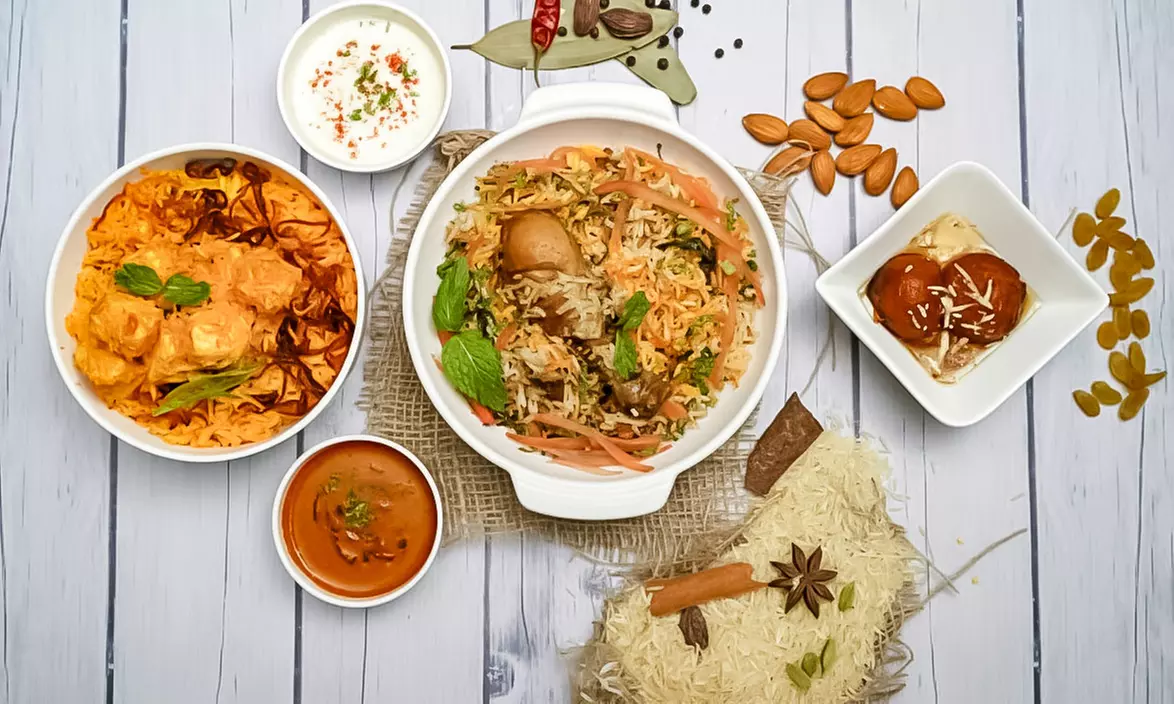 Indische Spezialität & Nachspeise nach Wahl für 1 - 4 Personen