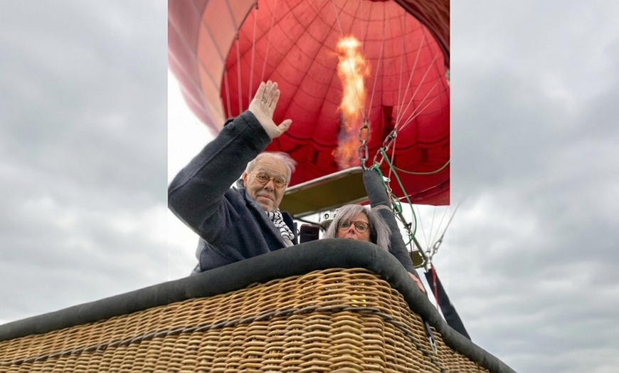 Image 5: Exclusieve belevenis: ballonvaart boven prachtige lokale landschappen