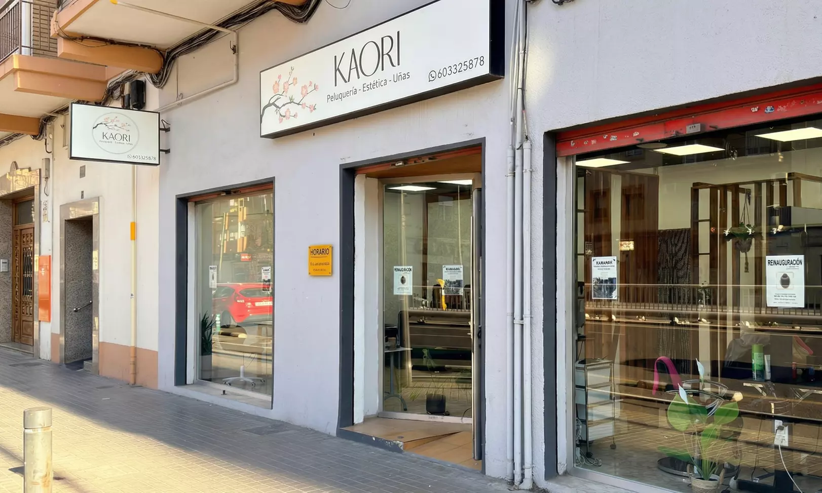 Manicura y/o pedicura con esmaltado normal o semipermanente