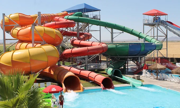 Waylon’s Water World overview