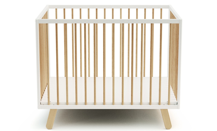 Image 5: Parc bébé en bois de la marque AT4