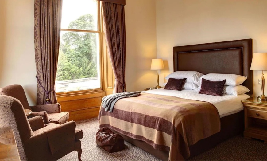 Image 6: 4* Falkirk: Double Room Stay with Optional Breakfast & 2-Course Dinner