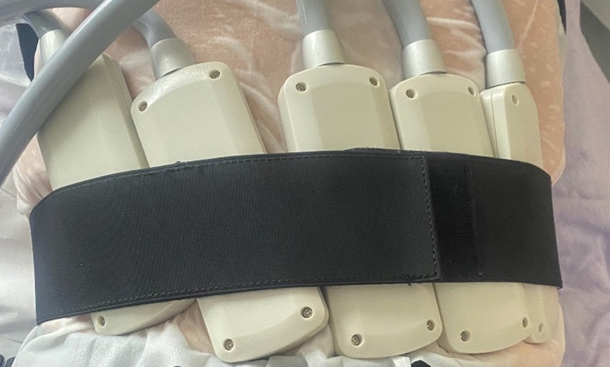 Image 2: 1 or 2 Body Areas: 4 or 6 EMS with Cryolipolysis & Contouring Sessions