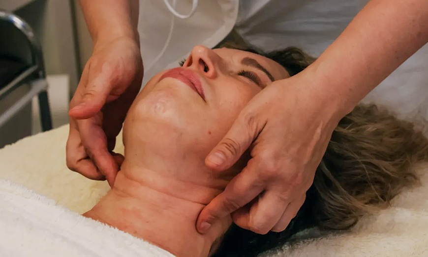 Image 2: 1 oder 3x 60 Min. Lymph-Gesichts-Massage & Facial-Spa für 1 Person