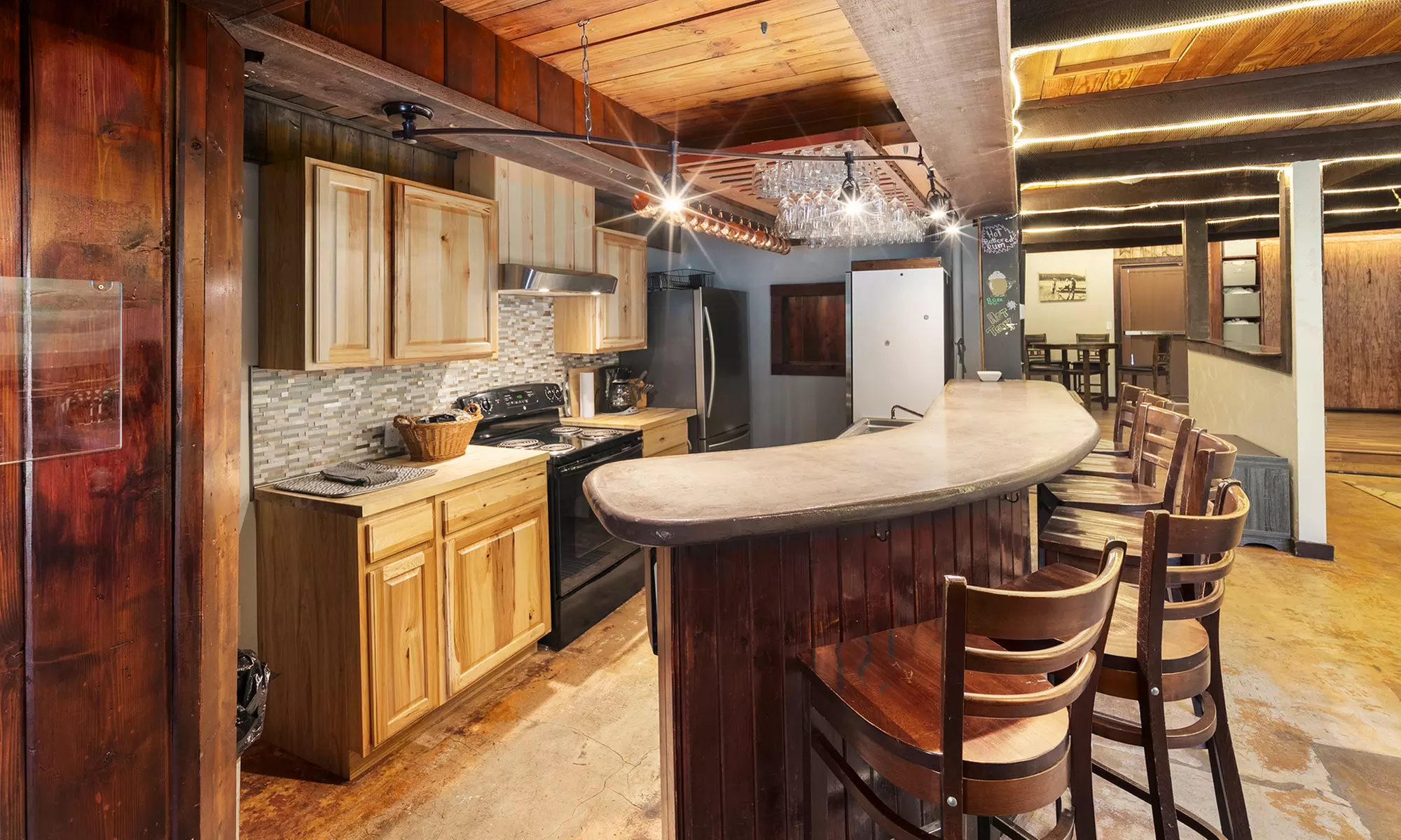 Cozy Waterfront Cottages with Private Hot Tubs on Hood Canal