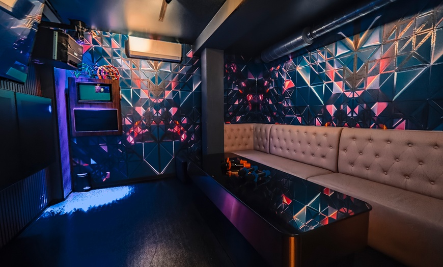 Image 4: Partybox Paket mit 3 Std. Karaoke und Prosecco für bis zu 14 Personen