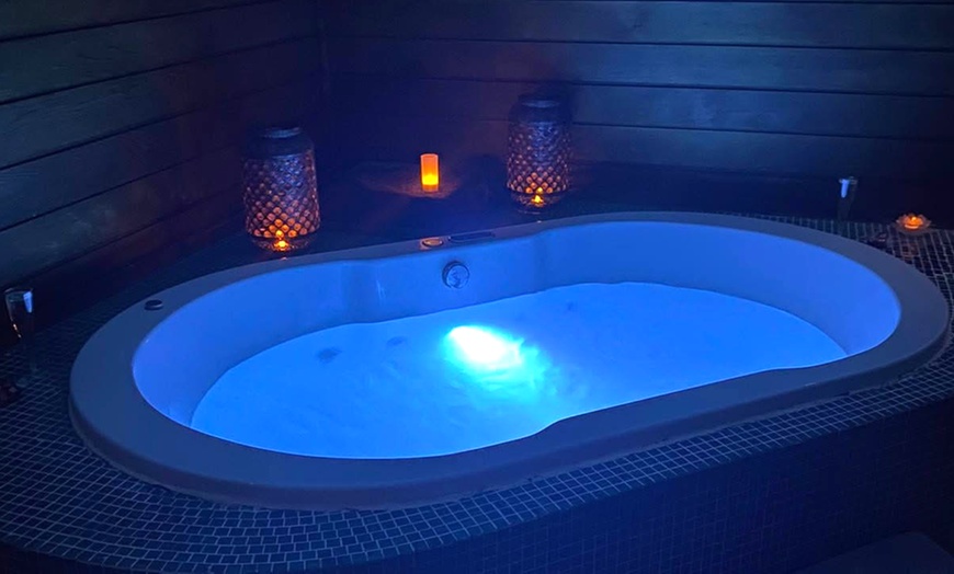 Image 5: Unwind at Imagine Spa King's Lynn Aromatherpy Bath & Serail Mud Chamber (Up to 46% Off)