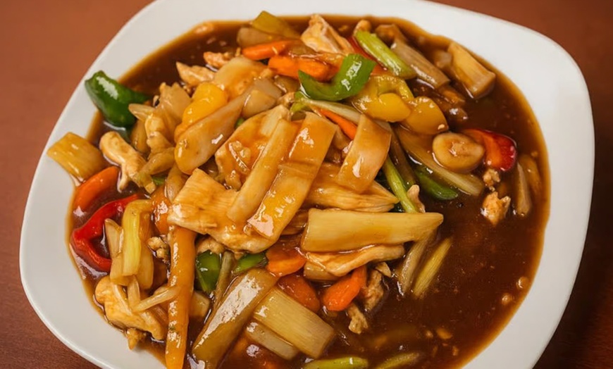 Image 4: Savor Authentic Thai Flavors with Dining Credits for Food & Drinks