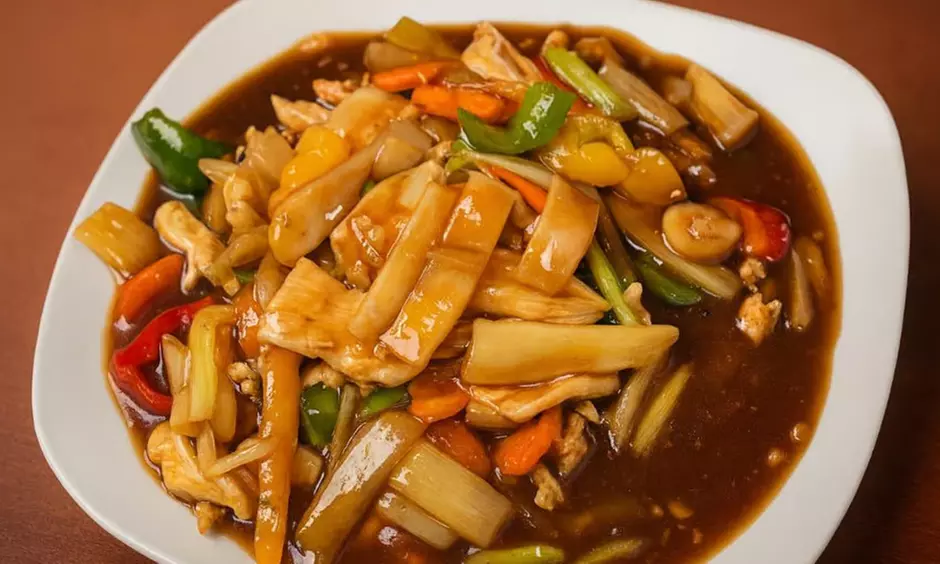 Savor Authentic Thai Flavors with Dining Credits for Food & Drinks