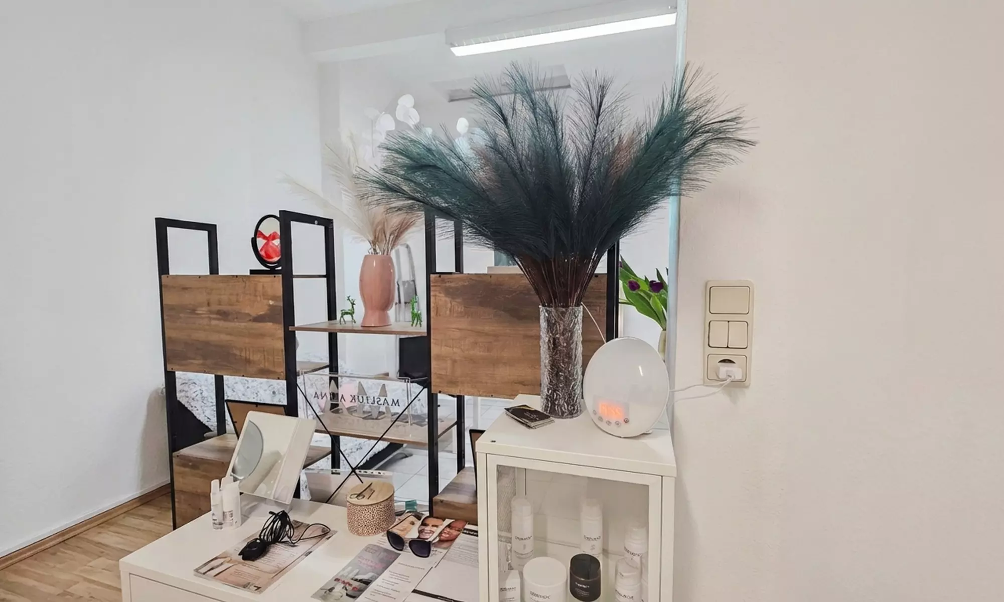 Microneedling-Gesichtsbehandlung, optional mit Wirkstoff-Einschleusung