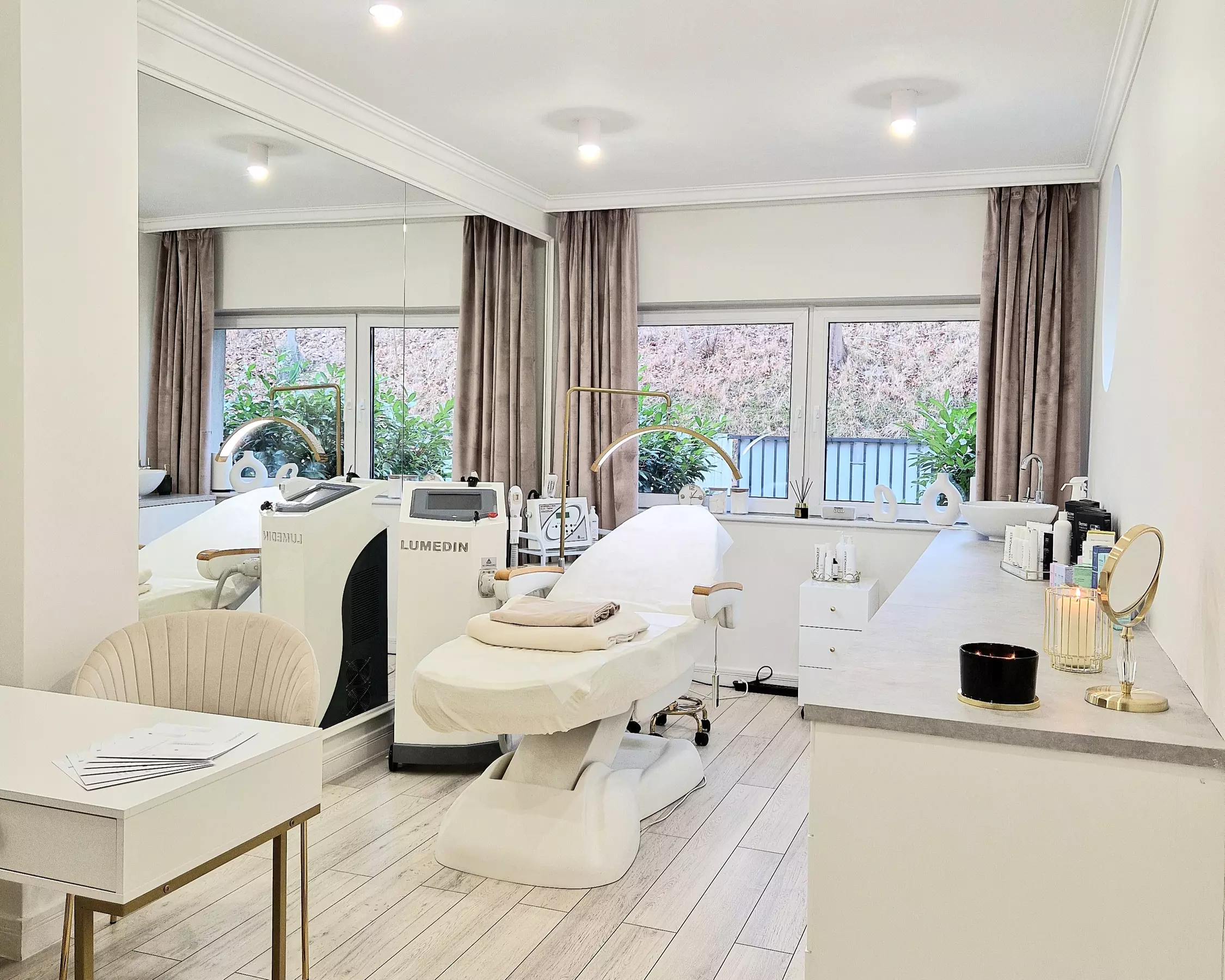 Kompleksowe oczyszczanie, regeneracja i odmładzanie skóry