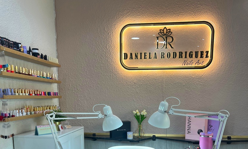 Image 10: Manicura, pedicura o manipedicura con esmaltado a elegir para 1 