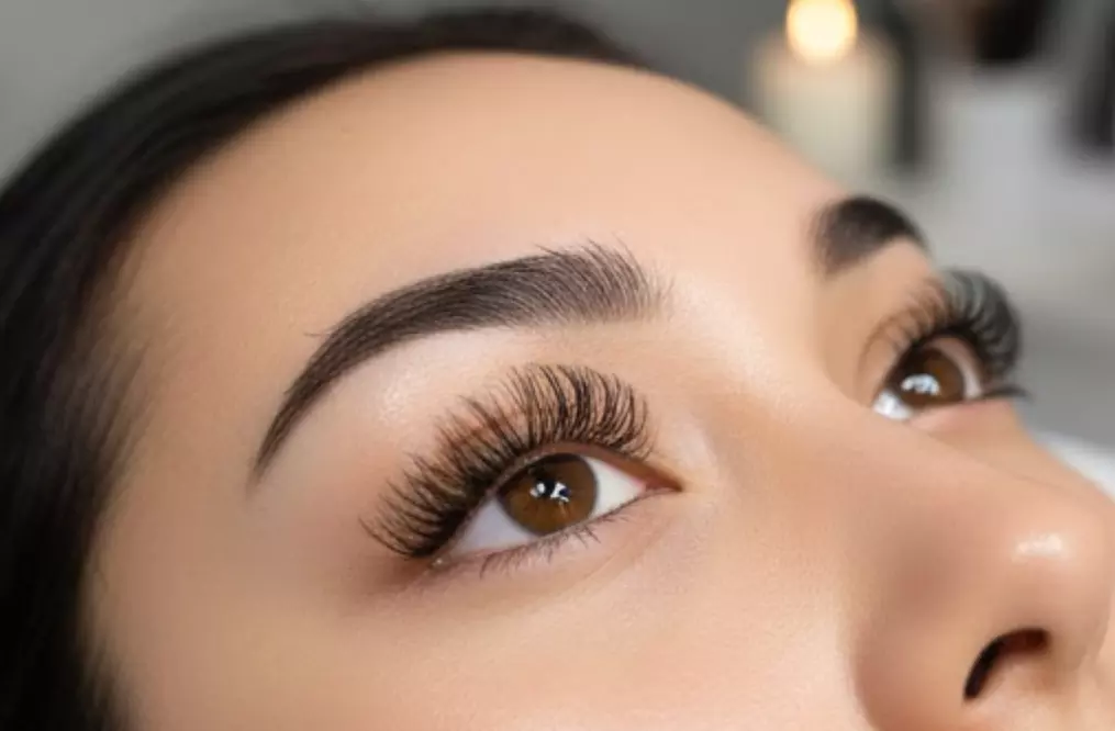 Maniküre & Pediküre inkl. Shellack opt. mit Lash-Lift für 1 Person