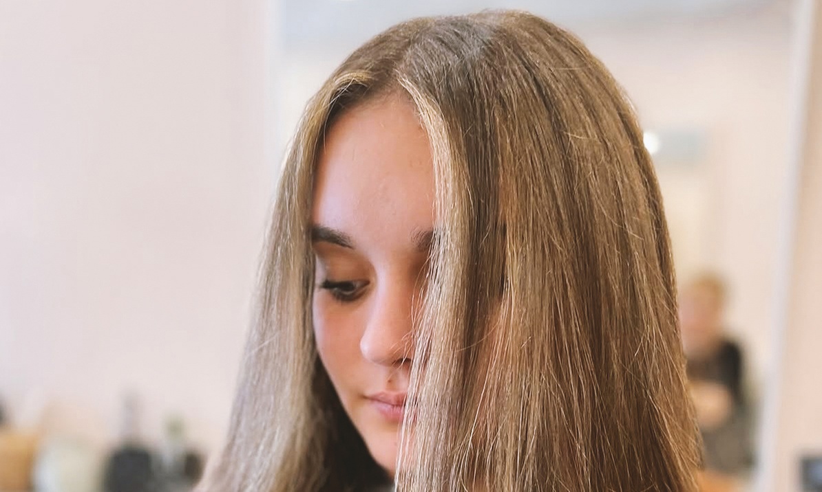 Face-Framing Balayage or Haircut with Gloss for a Fresh Look 