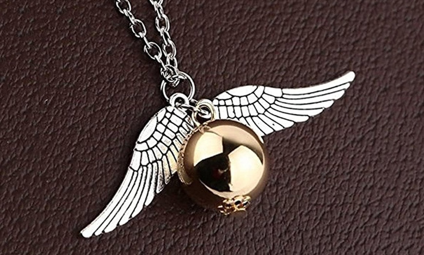 Image 8: Set di pendenti magici con design classico