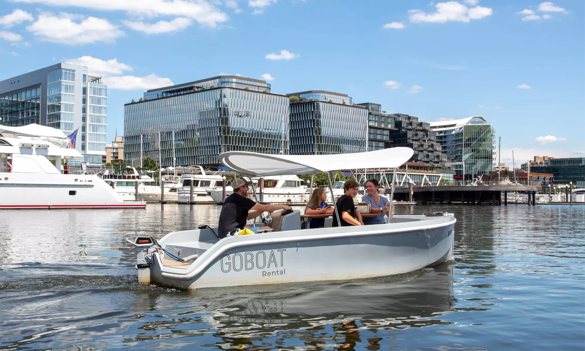 1, 2, or 3-Hours Boat Rental on April 18 - May 31 or June 01 - July 07