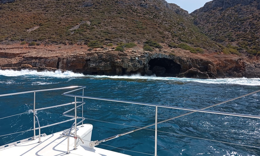 Image 12: Excursión de 2 horas en catamarán al atardecer con cena y copa de cava
