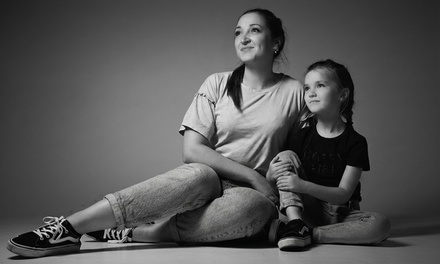 Séance photo en studio au choix pour 1 pers. + mini-album (10 x 10 cm) incluant 8 à 10 clichés - Silkfoto