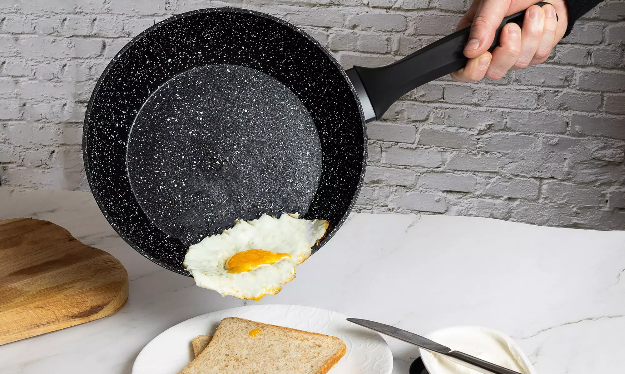 Juego de 3 sartenes con revestimiento de mármol, de RoyaltyLine