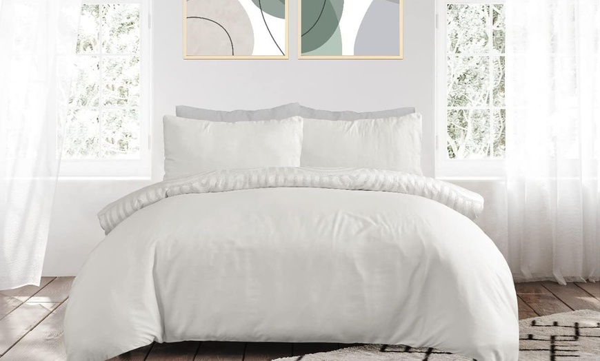 Image 8: U Shape Geometric Tufted Duvet Cover Set