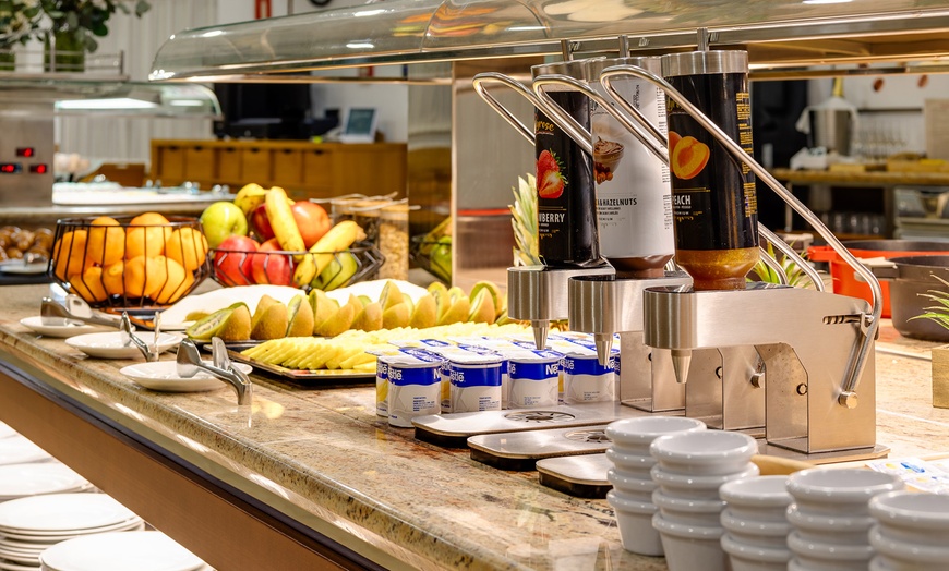 Image 9: Spa de 90 minutos para 2 o spa con desayuno buffet para 2