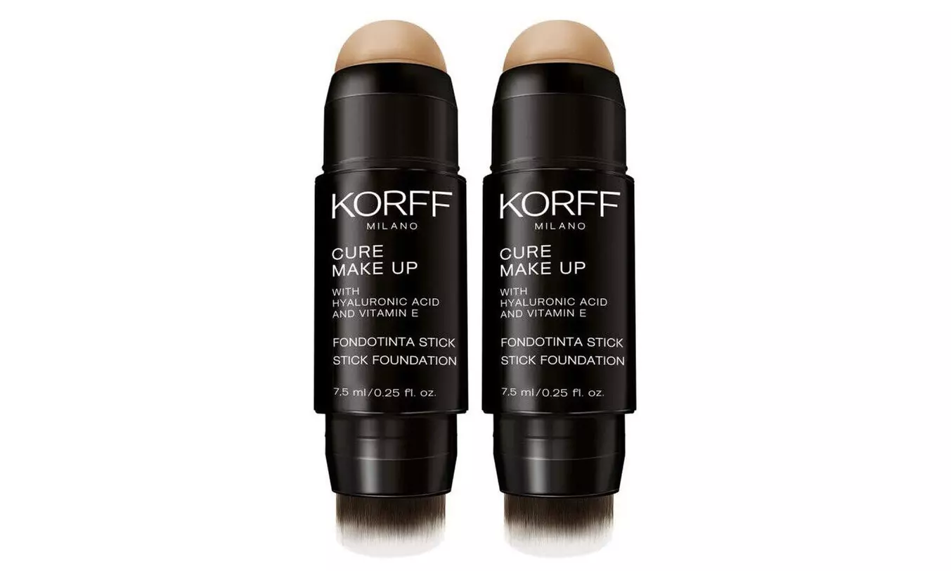 1 o 2 fondotinta stick di Korff con acido ialuronico e vitamina C