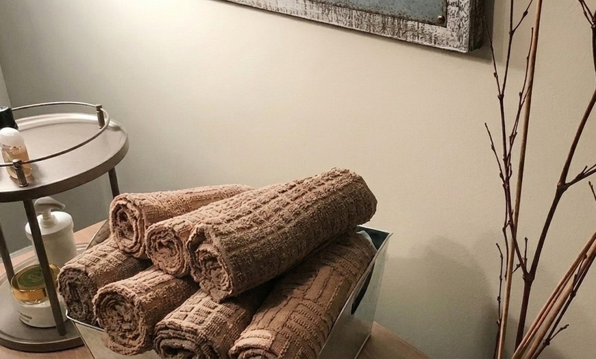Image 4: 60-Min Deep Pressure Massage or Massage with Signature Facial