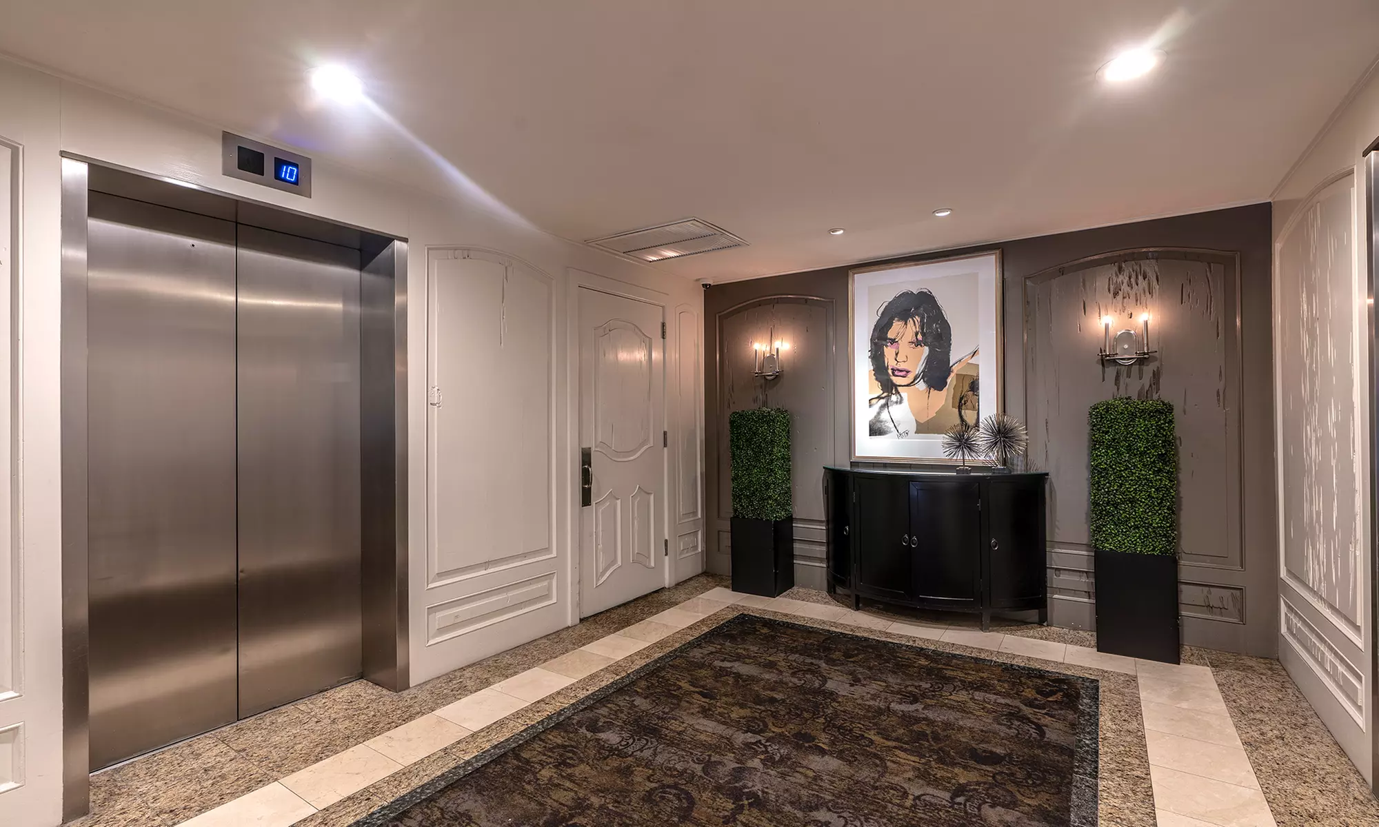 Member Pricing: Budget Hotel in Central NOLA with Rooftop Pool 