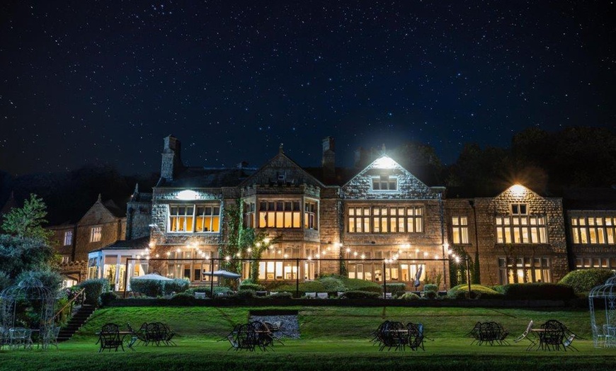 Image 15: West Yorkshire: 4* Standard Double or Twin Room with Breakfast & Wi-Fi