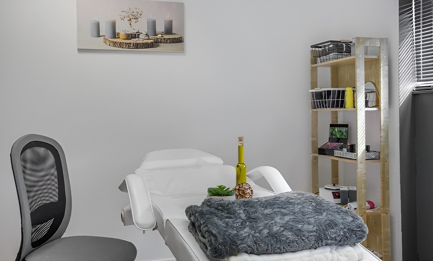 Image 6: Klaar voor een frisse coupe? Ga voor een kappersbehandeling naar keuze