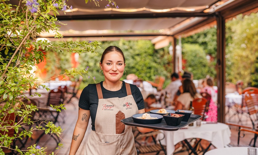 Image 18: Espectáculo de flamenco con opción a picoteo y bebida para 2 o 4