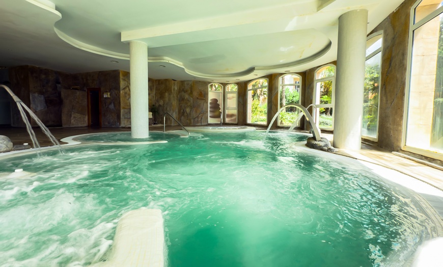 Image 6: Circuito spa de 90 minutos con opción a menú árabe y té en pareja 