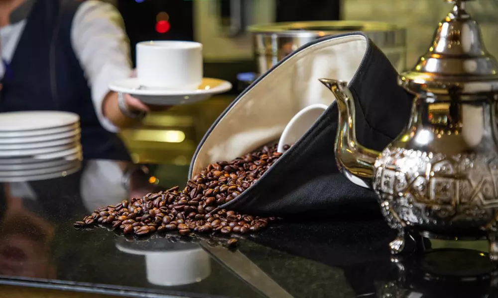 5* Lunch or Dinner Buffet with Pool and Hot Tub Access