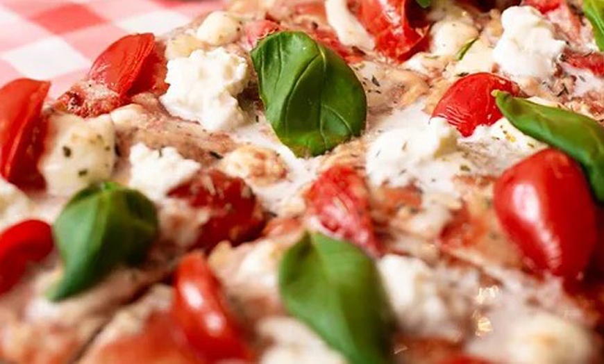 Image 5: Luxe Italiaans diner met onbeperkt pizza’s, antipasti en zoet einde