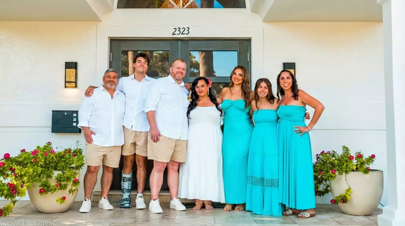 Professional Photography Sessions for Every Occasion - Family, Couples