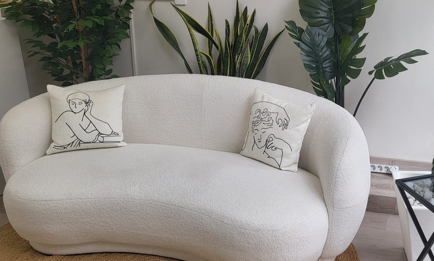 Image 7: Hydra facial, radiofrecuencia, fototerapia y electroestimulación