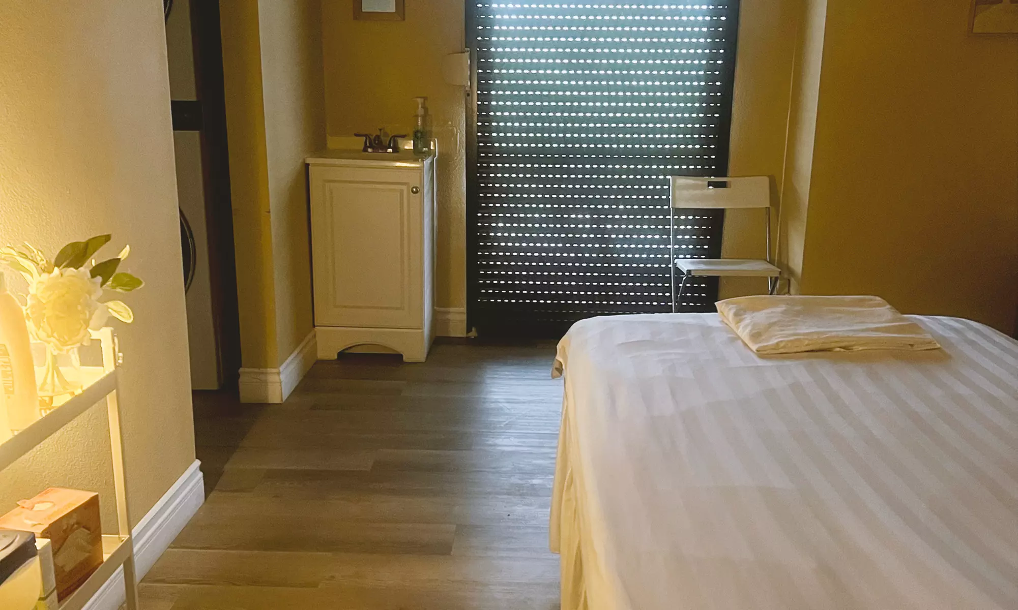 1, 2 or 3X Sessions of Choice-of-Massage (60 Min) + Hot-Stones & More