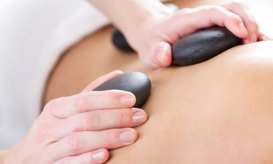 Image 1: Klassische Teil- oder Ganzkörpermassage / Hot-Stone-Ganzkörpermassage