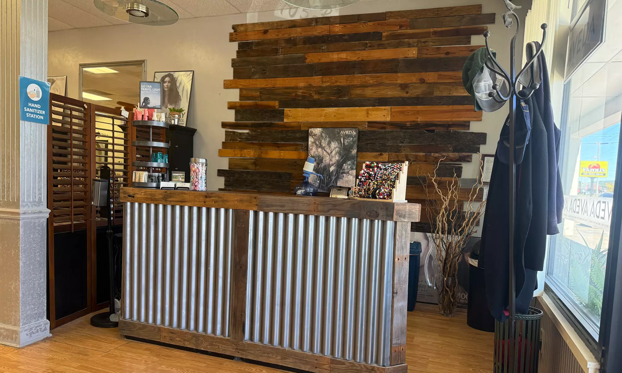 Haircut, End Trim, Condition with Optional Partial or Full Highlights