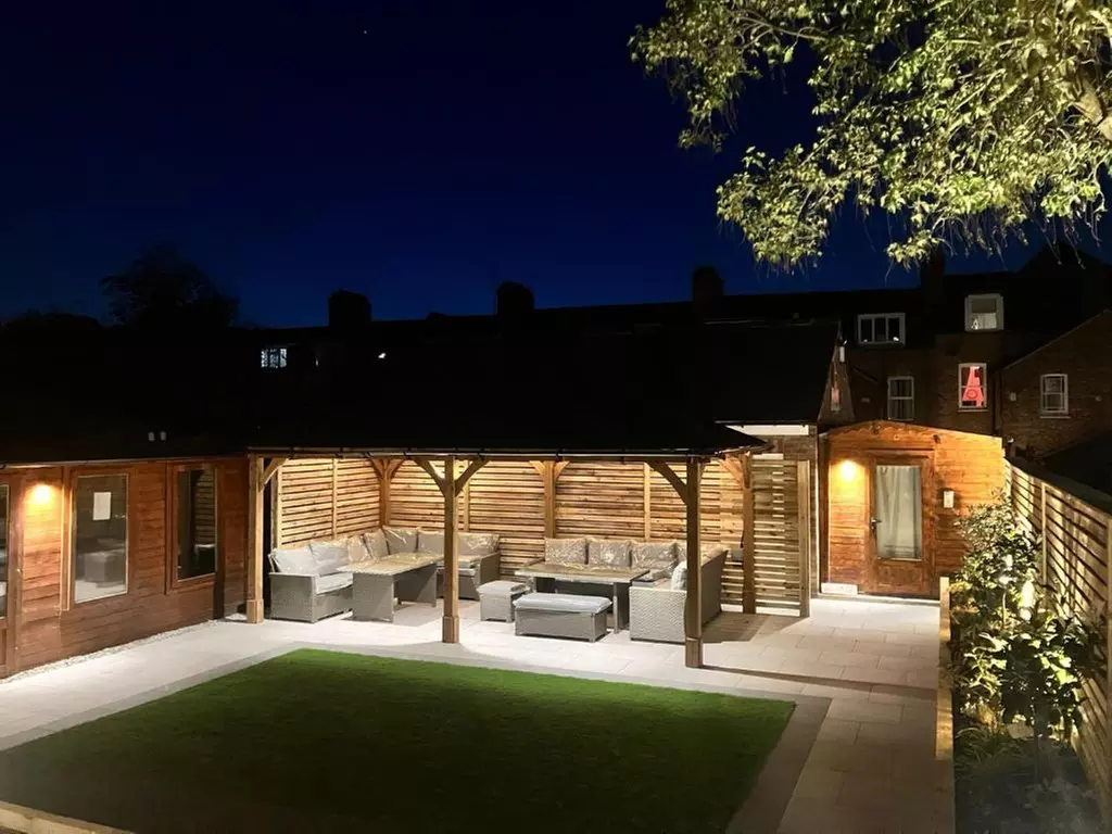 York: Standard Double Room with Breakfast and Parking