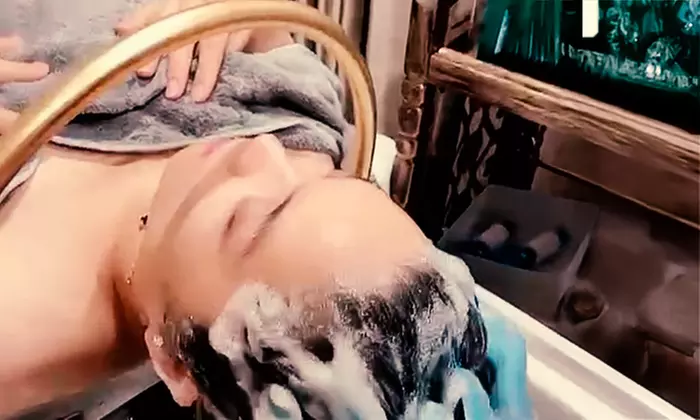 Time Pause or Head Charging/Full of Energy- Silky Luxury Scalp Session