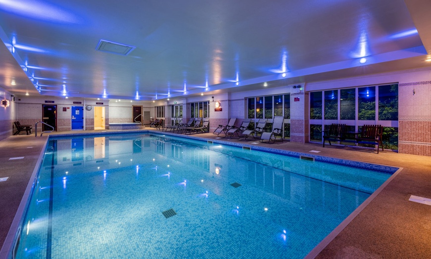 Image 3: Lincolnshire: One Night with Breakfast, Dinner, and Murder Mystery