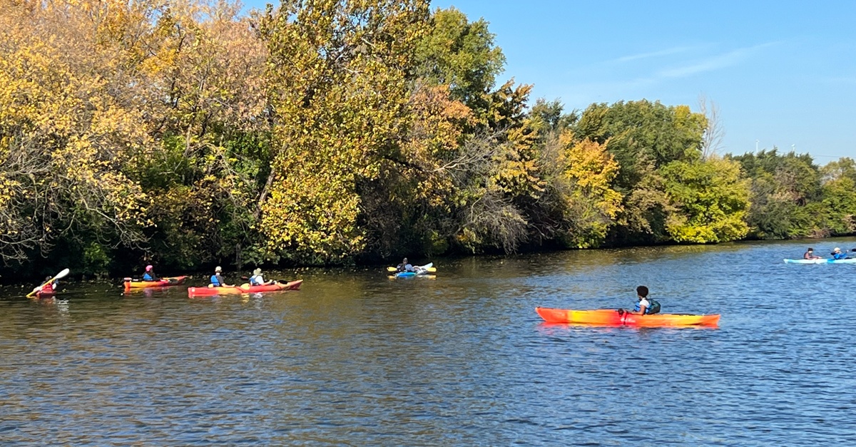 Discover Chicago’s Hidden Beauty with Wateriders’ 2-Hour Kayak Rentals for One or Two People