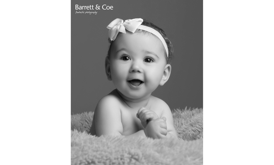 Image 14: Frame the joy! 1-Hour Baby Shoot + 8"x6" Print—Save up to 90% 