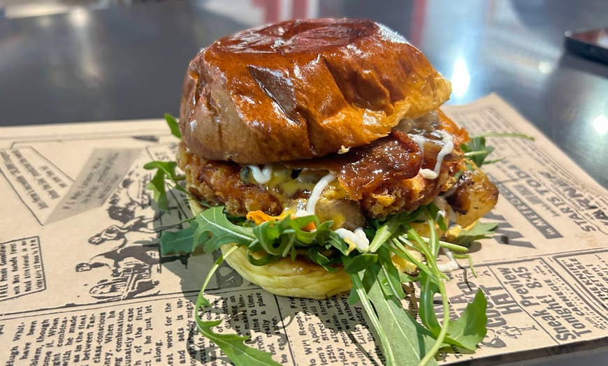 Image 10: Menú de hamburguesas para 2 personas con opción a postre