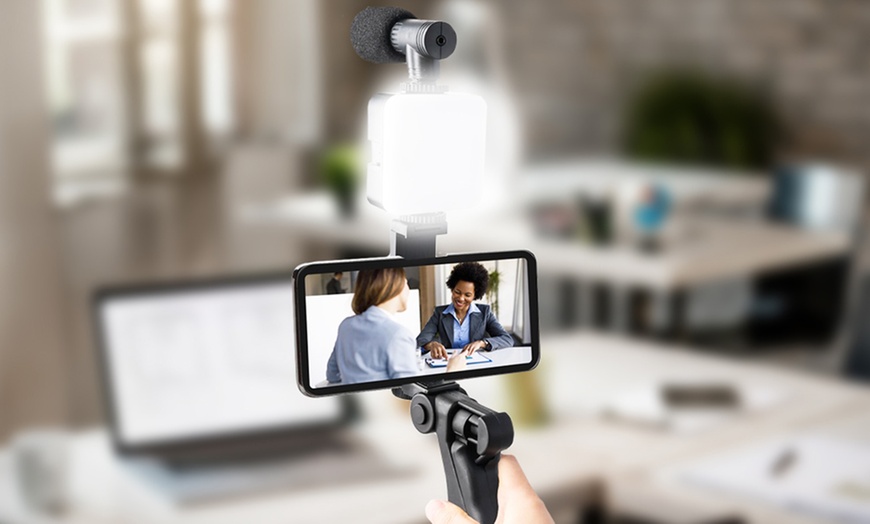 Image 3: Kit vlogging 4-en-1 : lumière, micro, trépied et télécommande