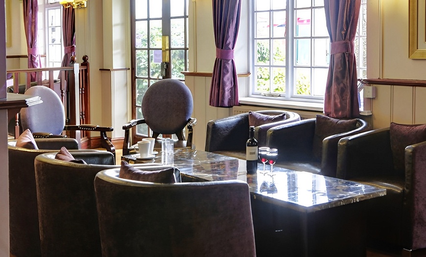 Image 4: Premium 3-Course Sunday Roast with Prosecco or Wine for 1, 2, or 4