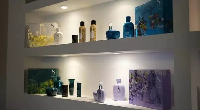 Damen-Haarschnitt optional mit Ansatzfarbe, Strähnchen oder  Balayage