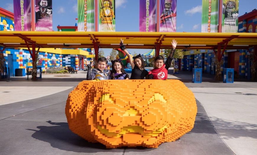 Image 4: Sleep, Play, & Explore: Rooms Built for Your LEGO-Loving Crew